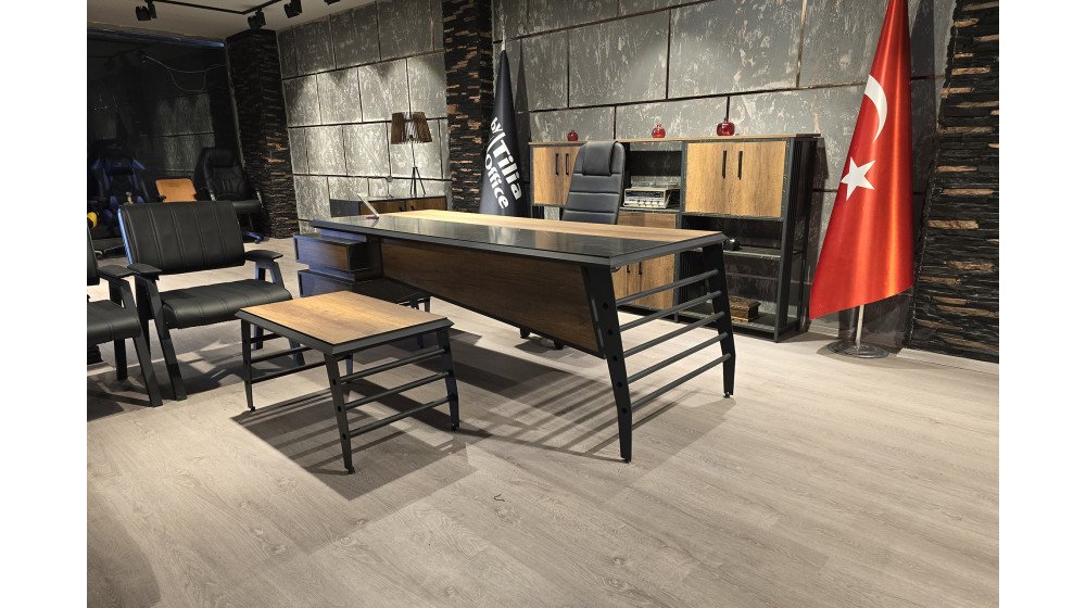 Tilia Valencia yönetici ofis paketi; suntalam masa takımı, KNY makam koltuğu ve Lazer bekleme grubu dahil.